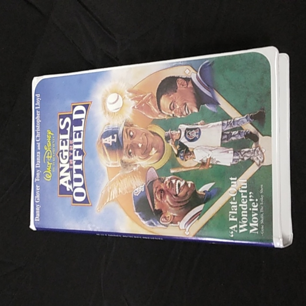 Vintage disney VHS Angels in the outfeild movie 1994 near Mint